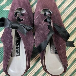 VTG Linda Allard Ellen Tracy Suede Ribbon Heels